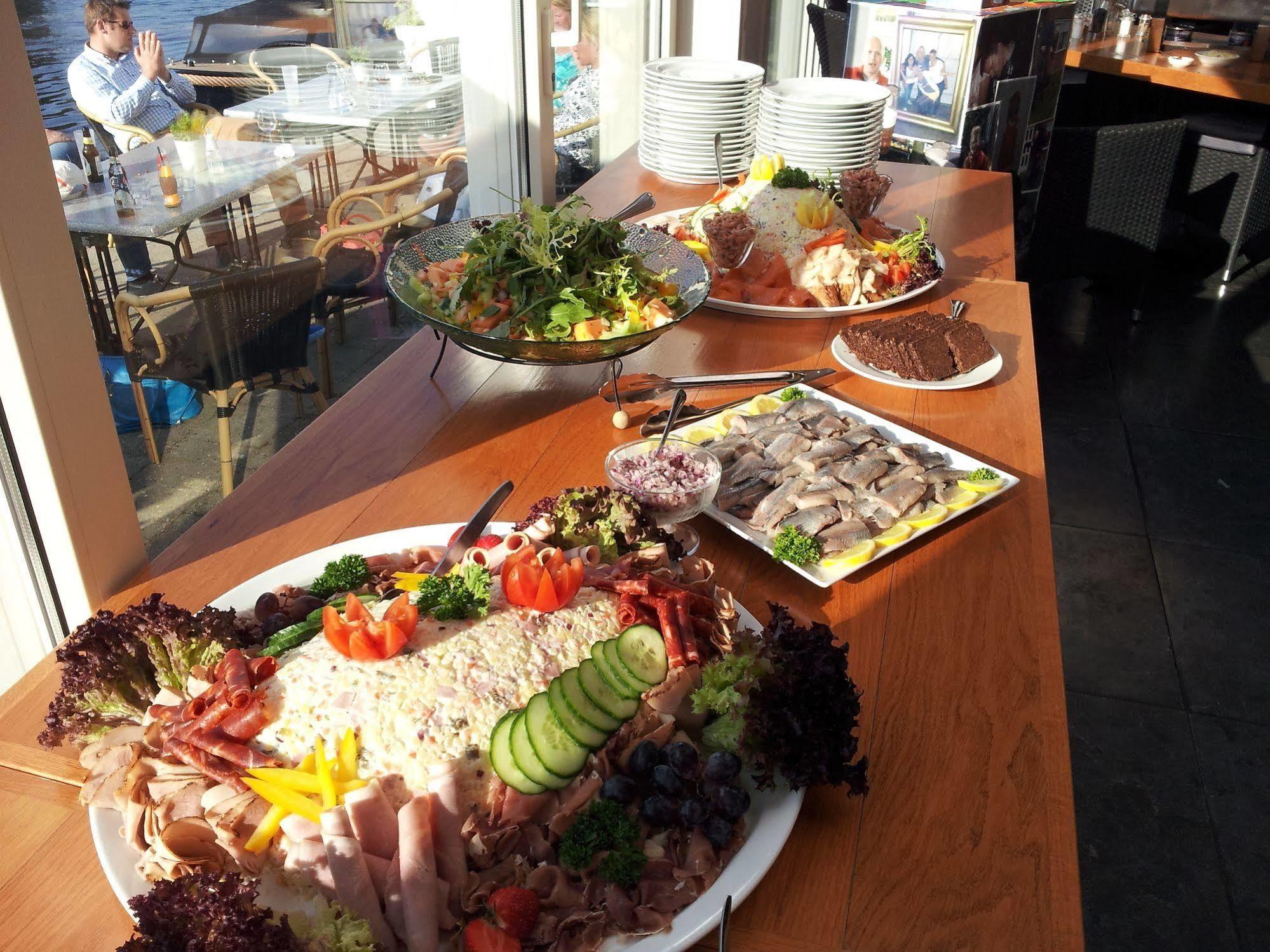 Hotel Restaurant Goerres Akkrum Dış mekan fotoğraf