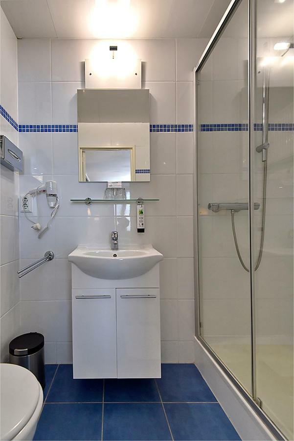 Hotel Restaurant Goerres Akkrum Dış mekan fotoğraf